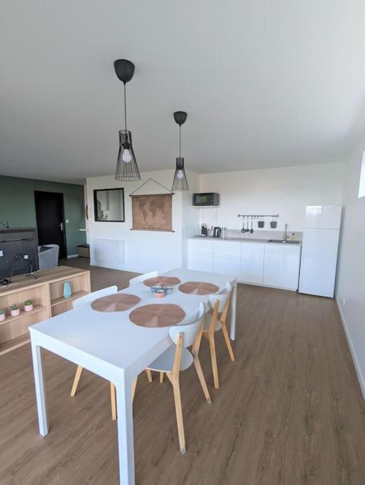 Bienvenue Chez Severine Et Julien Appartement 75M2 Mirefleurs Экстерьер фото